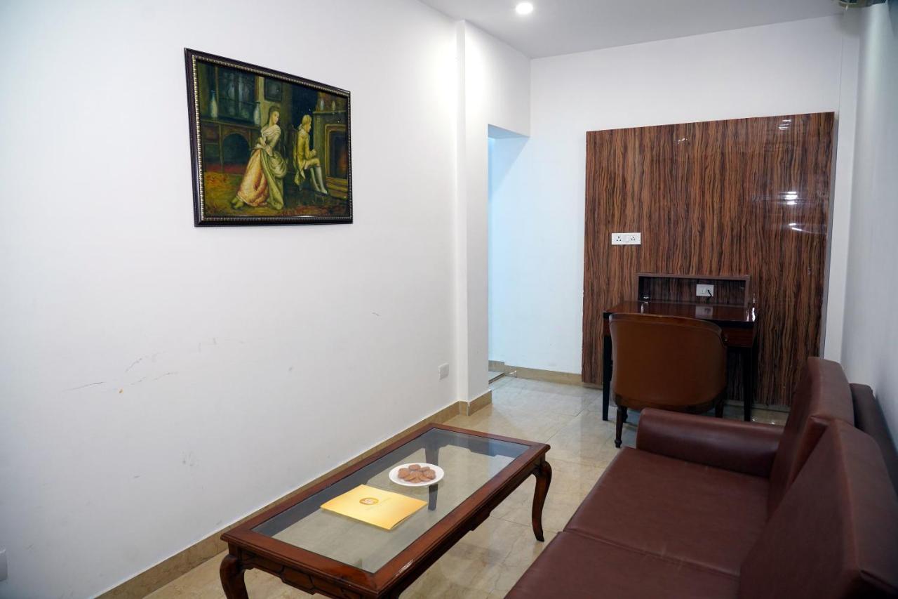 The Lohmod Hotel - Near Delhi Airport New Delhi Bagian luar foto