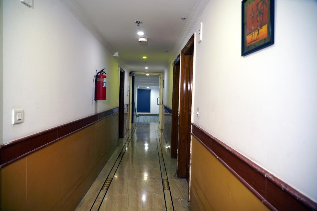 The Lohmod Hotel - Near Delhi Airport New Delhi Bagian luar foto