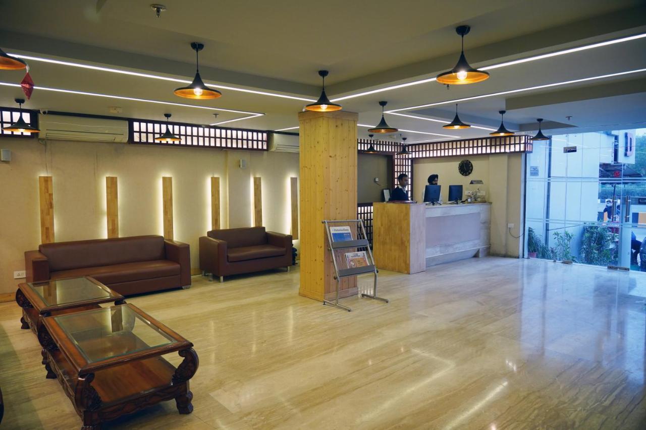 The Lohmod Hotel - Near Delhi Airport New Delhi Bagian luar foto