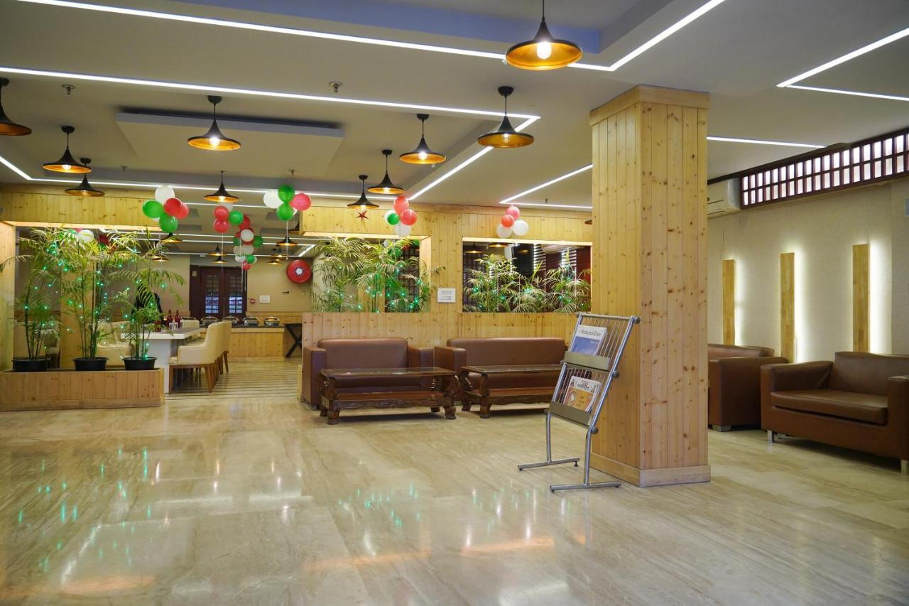 The Lohmod Hotel - Near Delhi Airport New Delhi Bagian luar foto